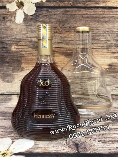 Rượu Hennessy XO Marc Newson